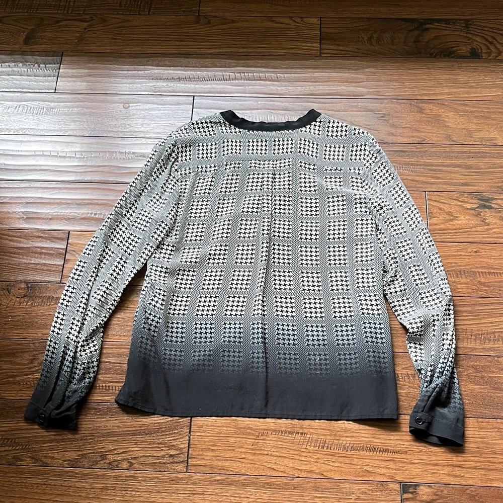Silk Black and White Patterned Blouse - Picture 4 of 4